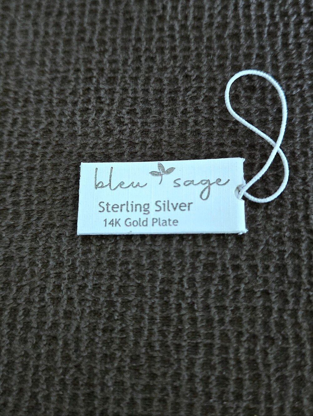 bleu💙 sage Stationary Flowers🌸 Necklace - NWT - Picture 8 of 15